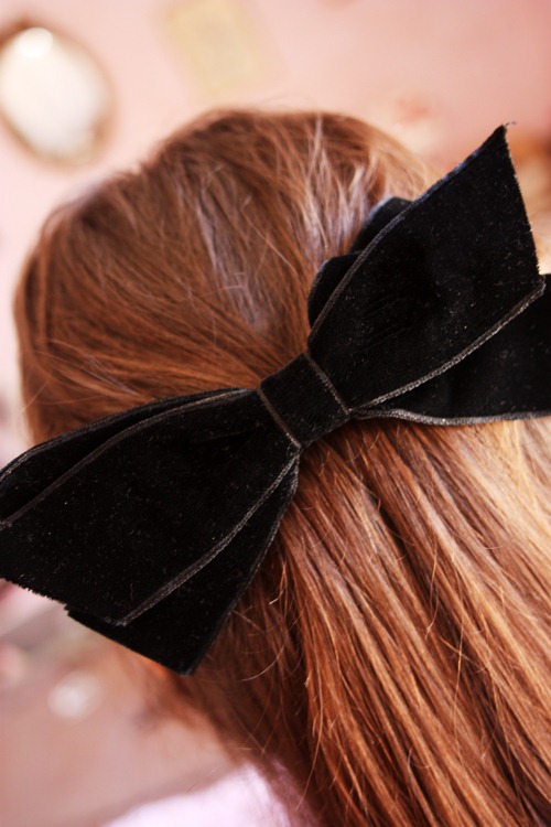 black bow1