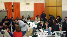 Trabajo en grupo con temas de la No Violencia