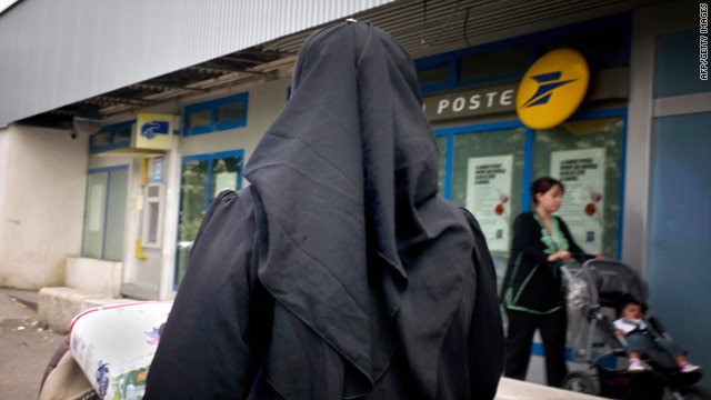 [t1larg.burqa.2009.gi.afp[2].jpg]