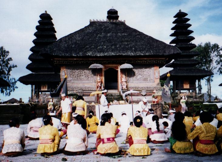 [indonesia_bali_temple[1].jpg]