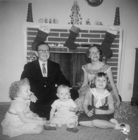 [2 Christmas Smith Kids 1955[3].jpg]