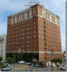 250px-2009-0722-HuntingtonHotel