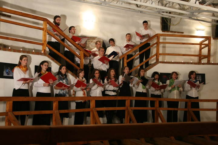http://lh5.ggpht.com/_1fk34j8W6WU/SykwQdZKs_I/AAAAAAAAAmU/ve5q05gnvC0/s720/Jugendbachchor.JPG