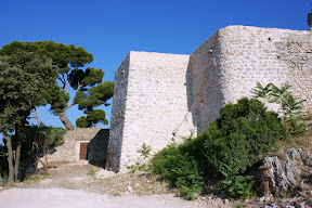 Castellas
