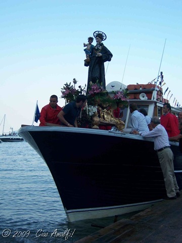 [CiaoAmalfiCoastBlogAntonioProcession[6].jpg]