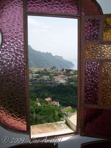 [CiaoAmalfiCoastBlogPinkWindowView7.jpg]