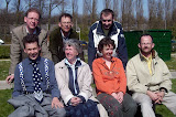 April 2007 - vlnr staand: Willem, Gerrit, Freek. Zittend: Karel, moeder Willy, Joke en Bas
