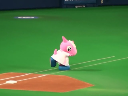 不思議なポーズをするパオロン