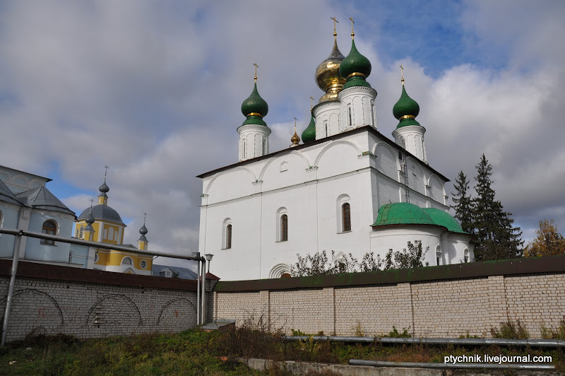 ПОСЕТИТЬ МОНАСТЫРЬ 