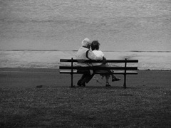 bench-couple-28-08-2006