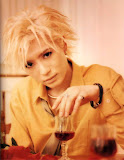 gackt_-_blond_and_damn_cute--large-msg-121304359827.jpg