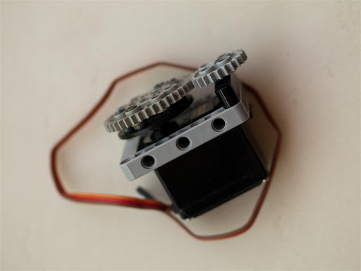 LegoServoMount-07.jpg