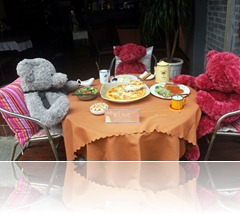 lunch-with-the-bears-2961280369046Hq9T