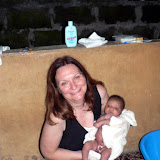  &ndash; Vicki Hicks with baby Roo, Oct 2006 (James Mansaray, photographer)