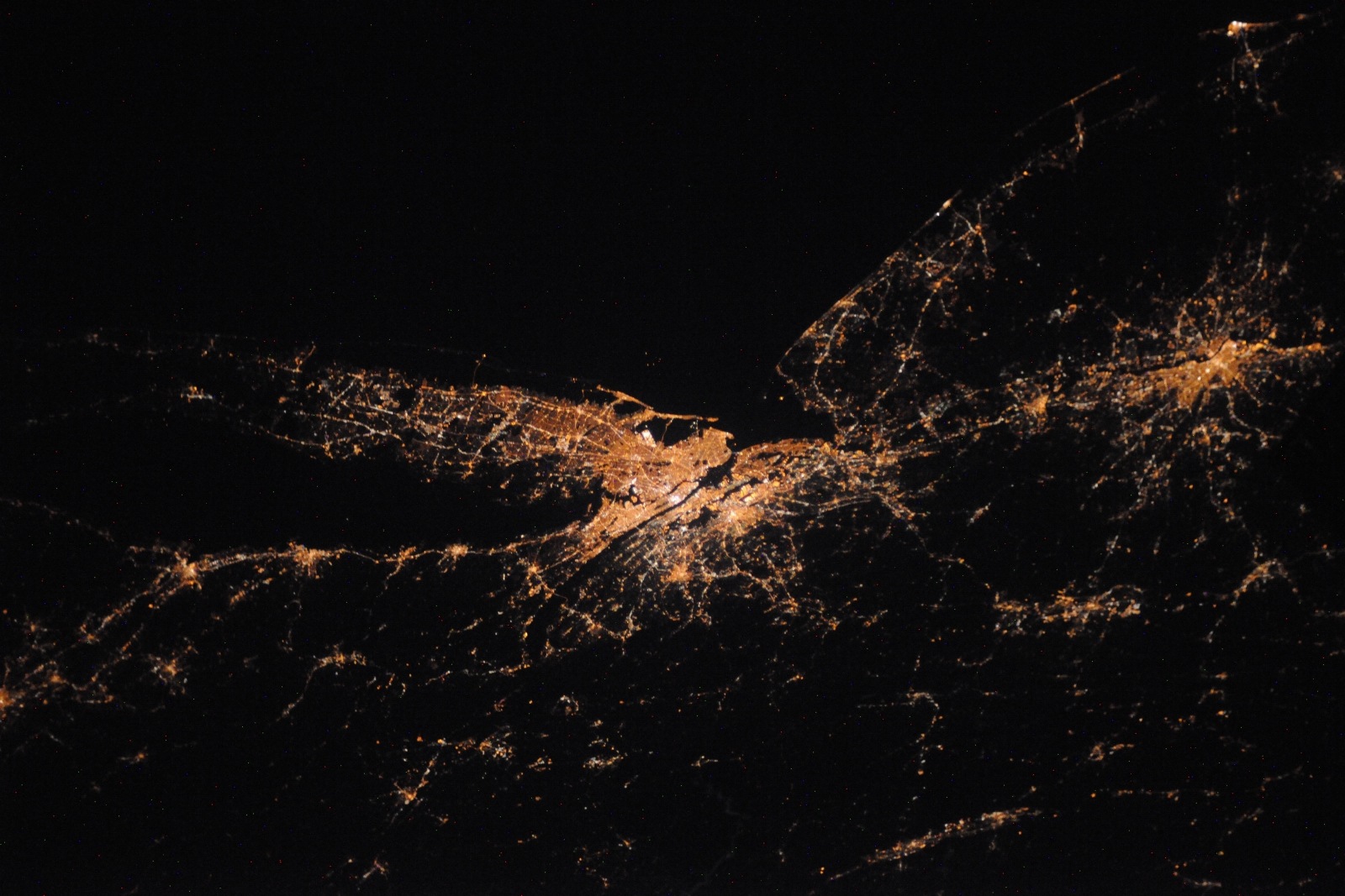 [nyfromspace[13].jpg]
