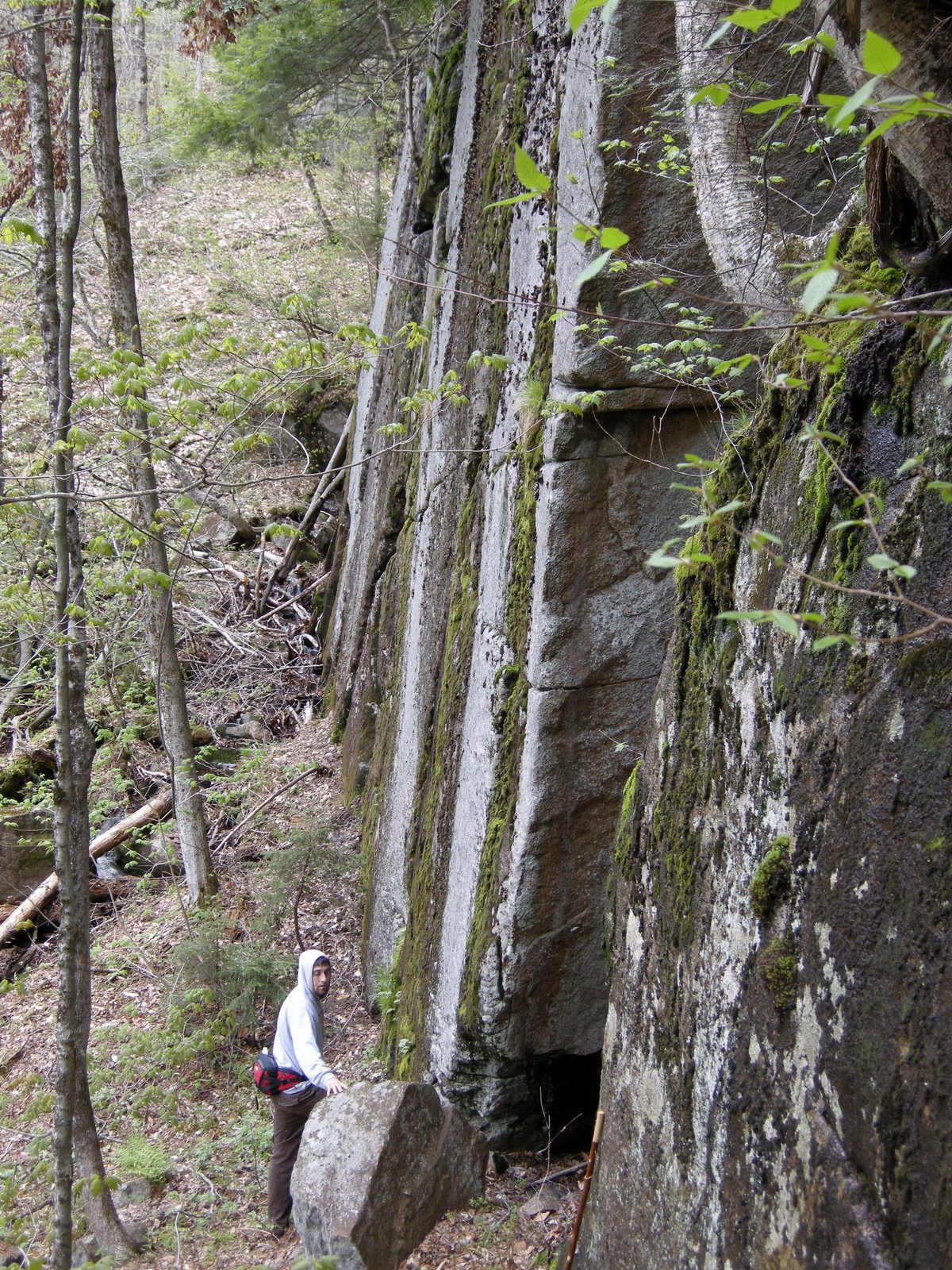 [09+Spring+Pic+cliff+3.JPG]