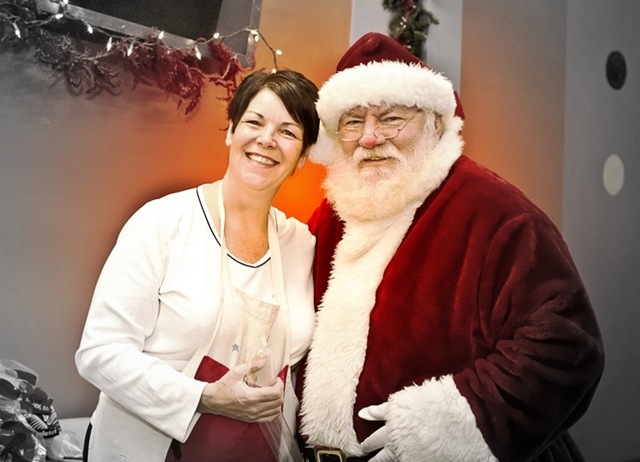 [Mel and Santa (1)-1[3].jpg]
