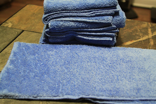 8 Showroom FX Super Plush towels 16x16. Super soft nap on both sides. NO band. These are some very nice towels. Well kept. Washed in microfiber restore.