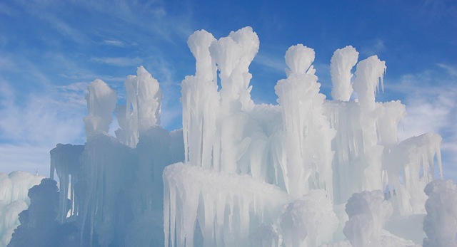 [midwayicecastle102.jpg]