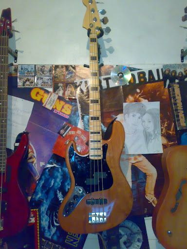 Jazz Bass (LH) feito Pelo Luthier Cavalheiro 20112010314