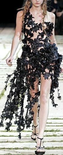 [Alexander McQueen7[4].jpg]