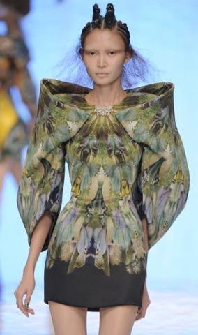 [648D466AB6B97C01_2562_4[3].jpg]