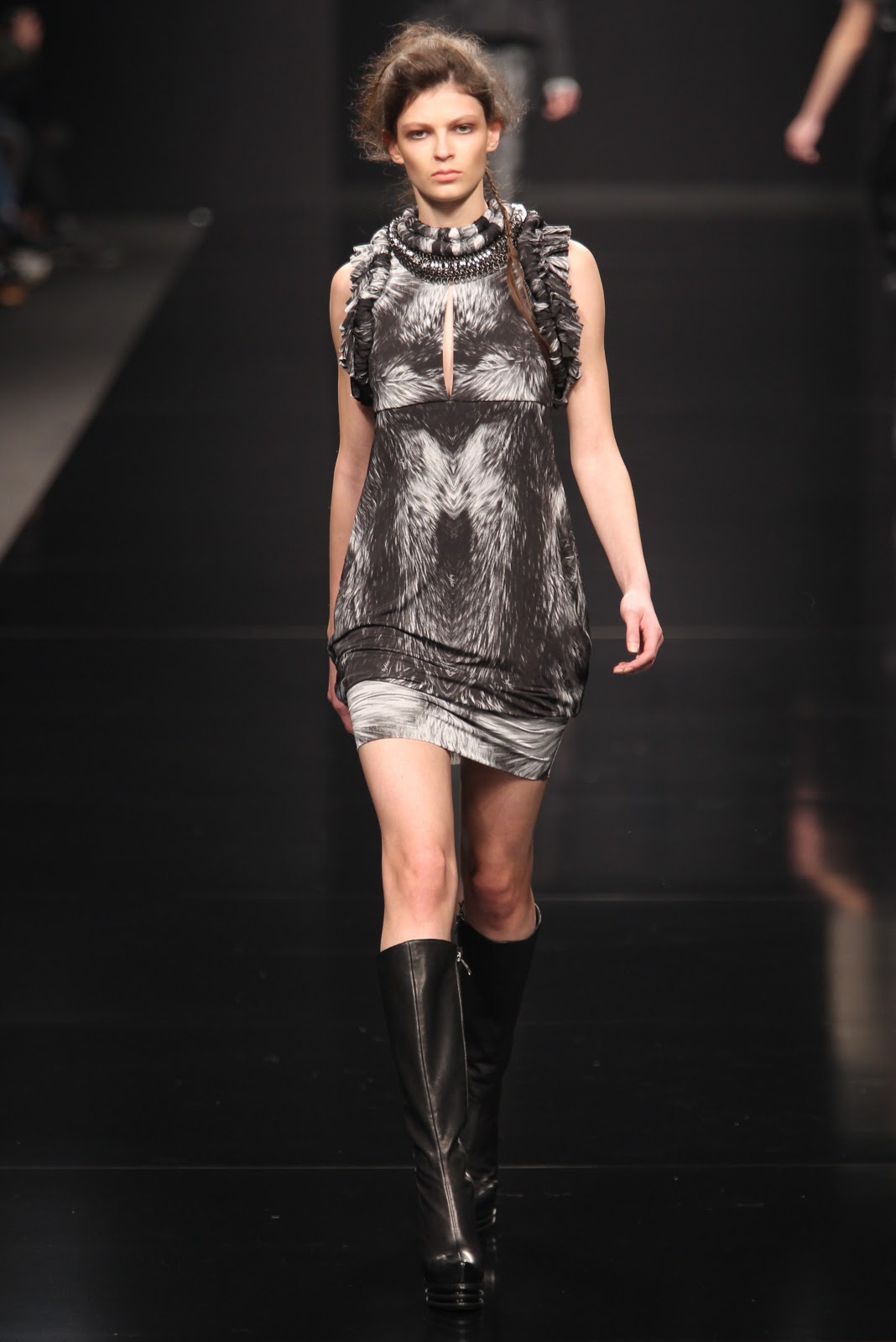 [Byblos - stampa fur nero[3].jpg]