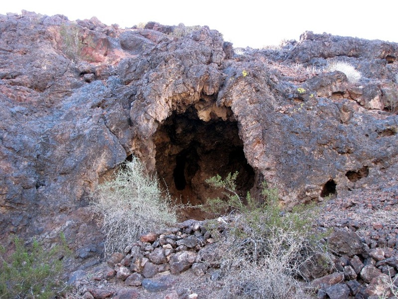 [Hole in the wall[2].jpg]