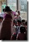 Teachers' Day - Les enfants reçoivent la tika