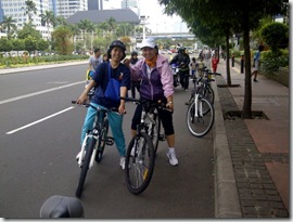 Titis & Nita gowes di Thamrin