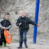 2 april  2010 buurtvereniging  eieren zoeken 052.jpg