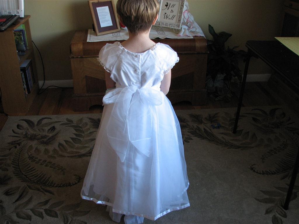 [Jenna's Baptism Dress 004 (Medium)[3].jpg]