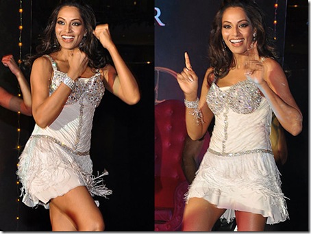 01 Bipasha basu and Celina jaitley’s new year performances  