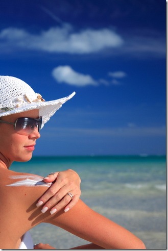 Sun Screen exposure cause cancer_woman_Small Sun Screen exposure cause cancer_woman_Small
