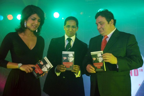 [Priyanka-Chopra-Arindam-Chaudhuri-Arindam-Chaudhuri-and-Rishi-Kapoor-at-the-Launch-of-a-BookDiscover-The-Diamond-in-You-2[6].jpg]