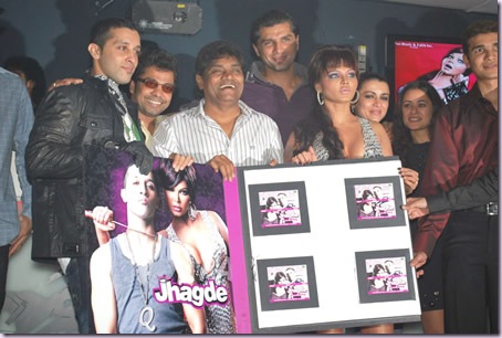 02 IshQ Bector and sexy Rakhi on the launch of ‘Jhadge’ 121209
