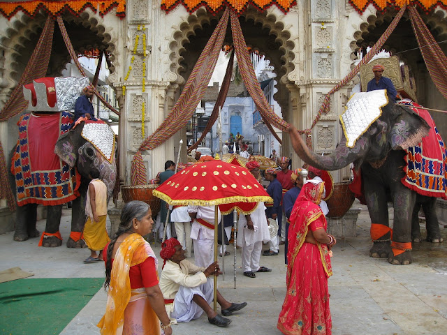 Indian stereotypes - elephants and saris