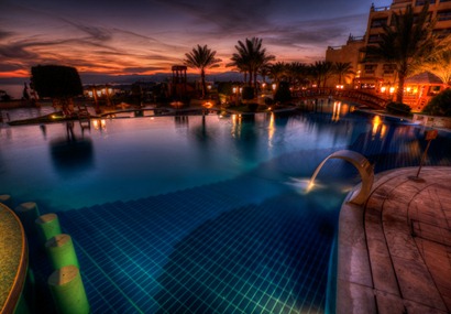 [Aqaba Sunset Pool[4].jpg]