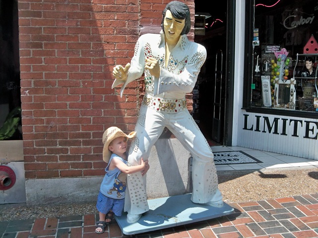[july42010Nashville1592.jpg]