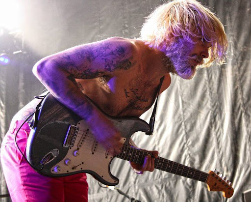 IMAGE: http://lh5.ggpht.com/_3mSEgi5QABw/TJo6KqsE3BI/AAAAAAAAEbk/jb7YrDCHjkA/s512/47085_424766347849_568847849_4610464_3920506_n.jpg