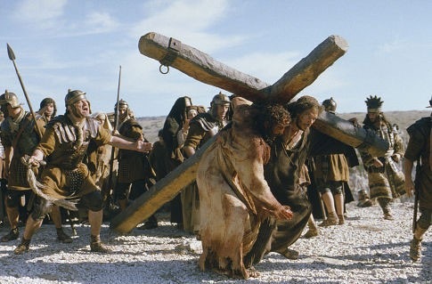 [Jesus_carrying_cross[2].jpg]