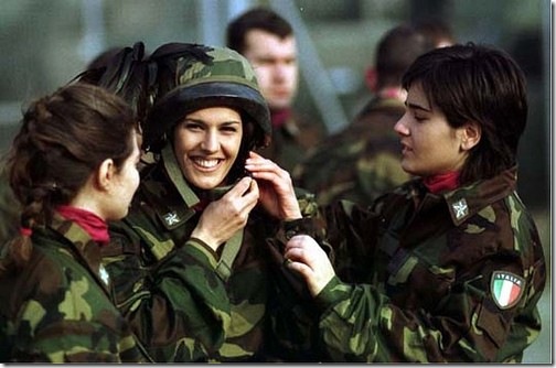 Beautiful-Female-Military-Around-the-World-008