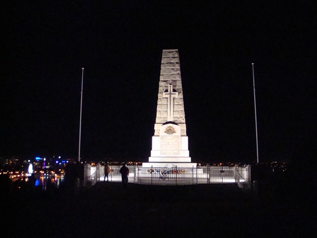 [war memorial[2].jpg]