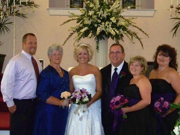 [WeddingTheFamily2.jpg]
