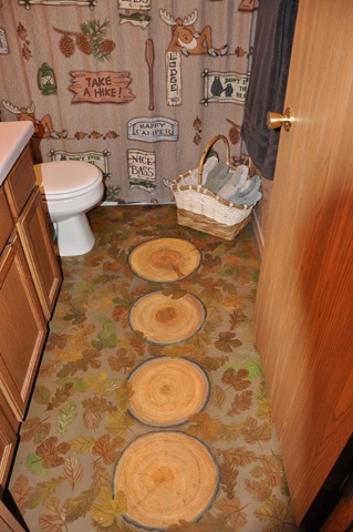 [bathroom floor1[3].jpg]