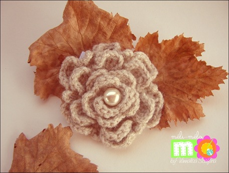crocheted_brooch