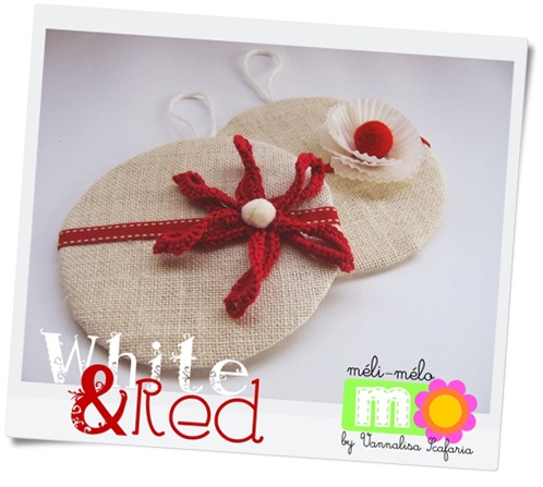 white_red_christmas_decorations