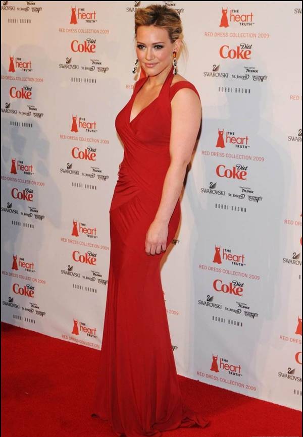 [Hilary Duff in red bikini picture wallpaper 4[2].jpg]