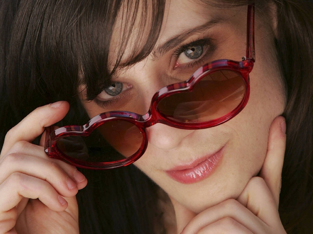 [Zooey Deschanel 5 1024x768 Desktop Stars Wallpapers[2].jpg]