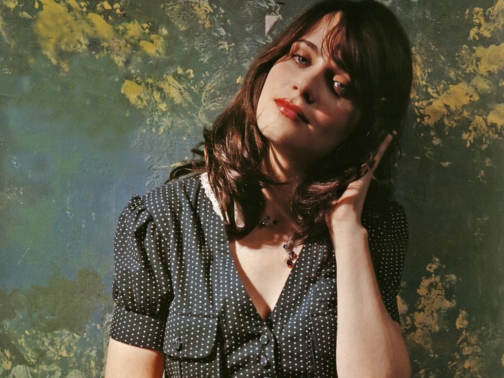 [Zooey Deschanel 29 1024x768 Desktop Stars Wallpapers[2].jpg]